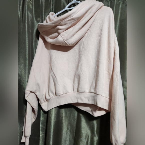 Levis Womens Cropped Hoodie - Picture 2 of 4